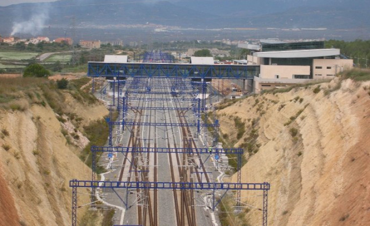 El tramo de vía entre Tarragona y Vandellòs se reforzará para garantizar el servicio en caso de temporal