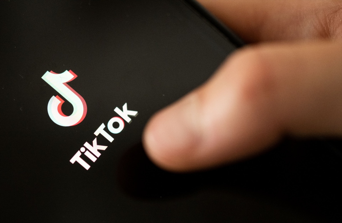 EuropaPress 4667530 filed 11 july 2022 baden wuerttemberg stuttgart teenager taps the tiktok