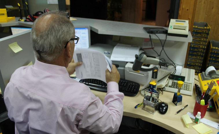 ​Los funcionarios cobrarán una paga de 300 euros por atrasos de la subida salarial