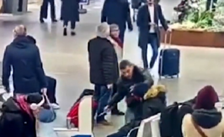VÍDEO: Brutal ataque con cuchillo en una estación de Bélgica