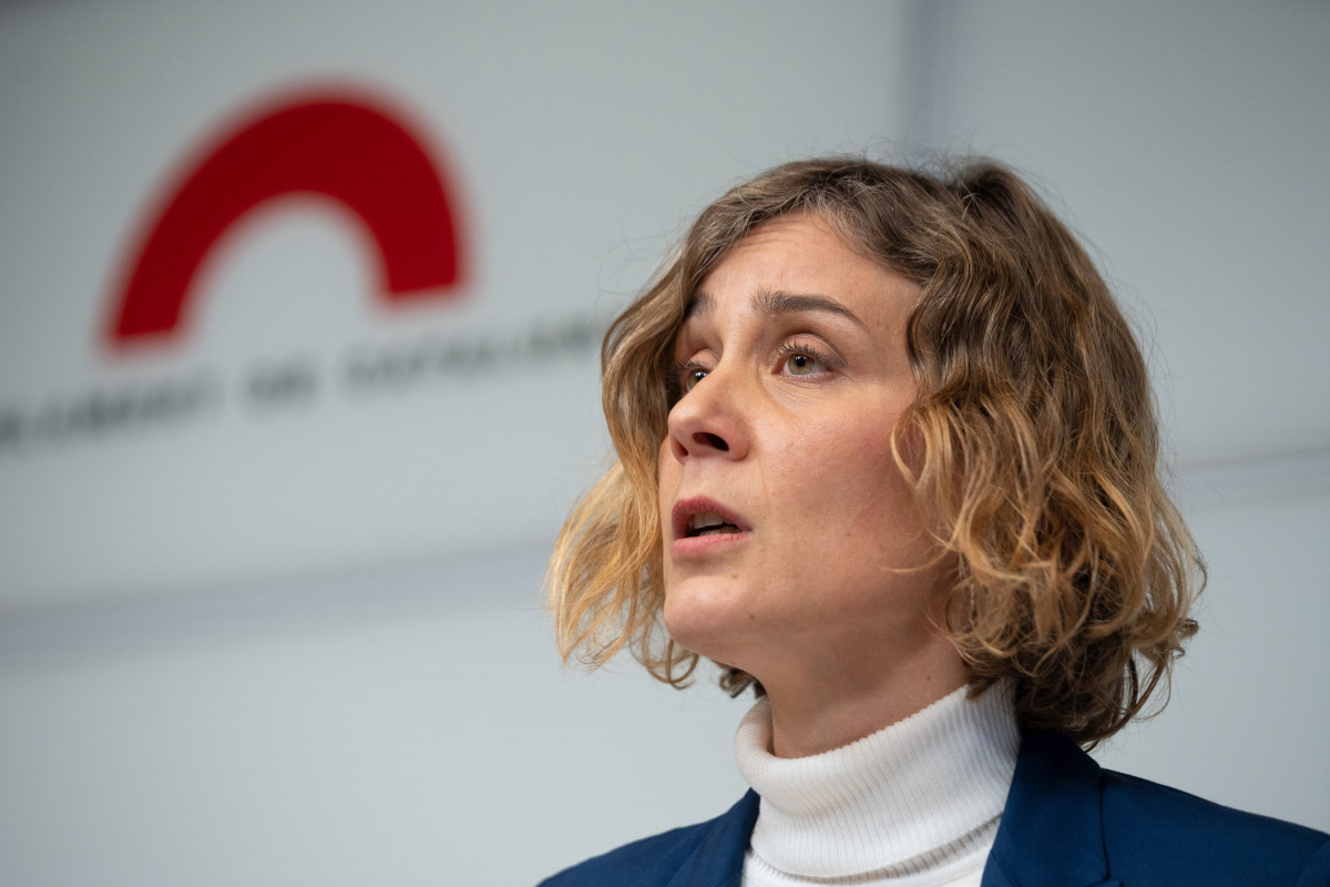 La líder de los comuns en el Parlament, Jéssica Albiach, ofrece una rueda de prensa sobre la negociación de los Presupuestos catalanes 2023 en el Parlament, a 26 de enero de 2023, en Barcelona, Catalunya (España). El líder del PSC, Salvador Illa, ha agrad