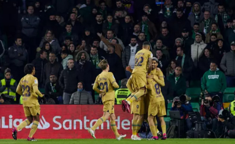 Un Barça mejorado derrota al Betis (1-2) y cierra la primera vuelta con 50 puntos