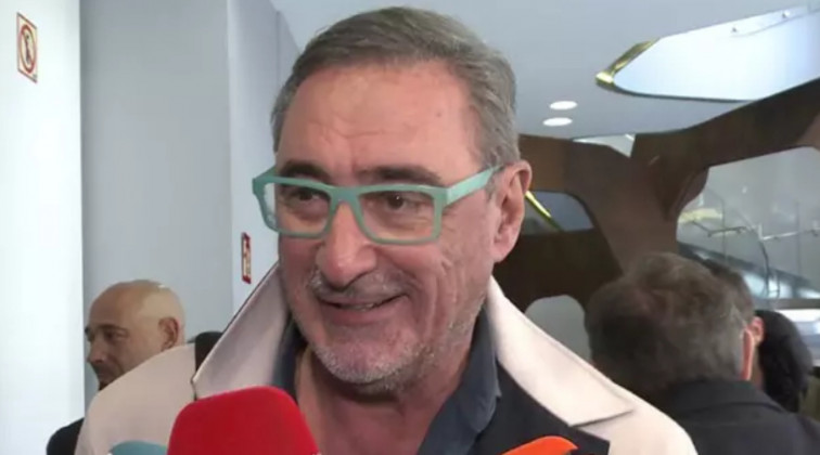Carlos Herrera reaparece sonriente tras su boda secreta con Pepa Gea