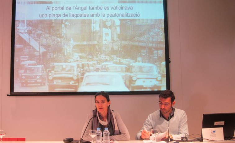 Ecologistas y vecinos piden a los partidos que debatan la unión del tranvía en la Diagonal desde el interés general