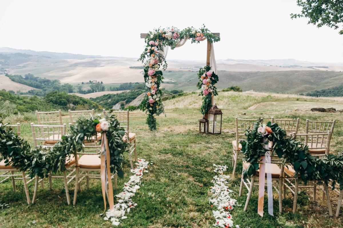 Decoracion italiana boda eucalipto verde naranja rosa f