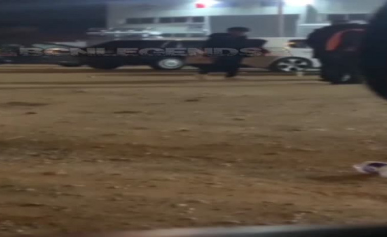 VÍDEO: Un portero del Waka Sabadell pega una paliza a un joven fuera de la discoteca