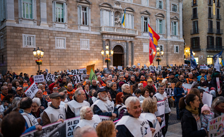 'Marcha por la paz': miles de personas vuelven a manifestarse en Barcelona por la Guerra de Ucrania