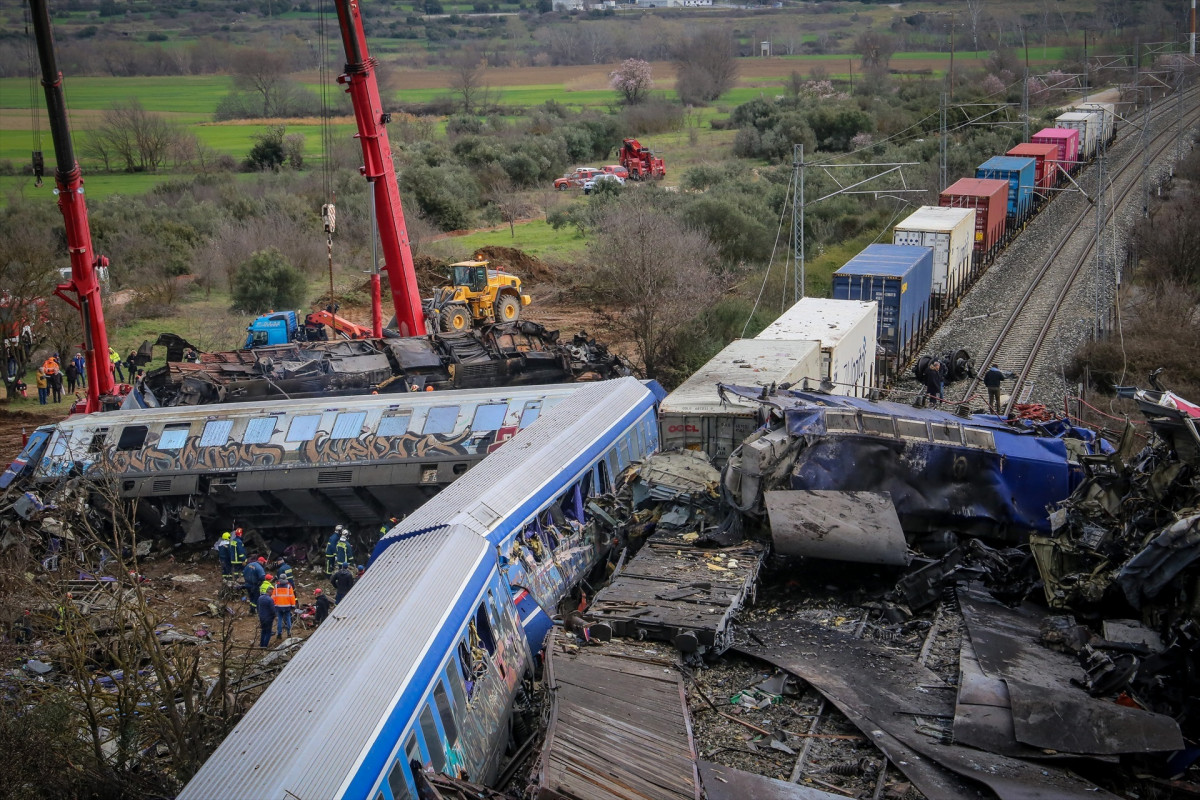 EuropaPress 5022150 march 2023 larisa greece firefighters and rescuers operate after collision