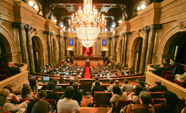 El PSC pide eliminar la pensión vitalicia a los presidentes del Parlament 