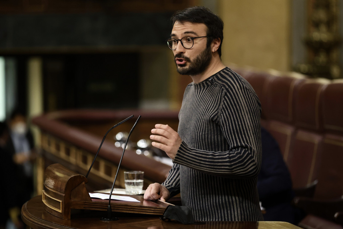 Archivo - El diputado de la CUP, Albert Botrán, interviene en una sesión plenaria, en el Congreso de los Diputados, a 30 de marzo de 2022, en Madrid (España). El pleno gira en torno a las conclusio
