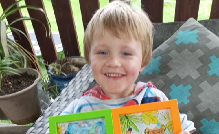 Un niño de tres años fallece después de que su padre lo atropelle con un cortacésped