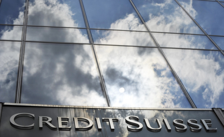 Directivos de USB y Credit Suisse trabajan a contrareloj para fusionar los bancos y evitar su colapso