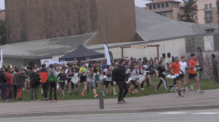 La Ultra Clean Marathon cuenta con 210 corredores y limpia los bosques y rios de Osona de 636 kg de residuos