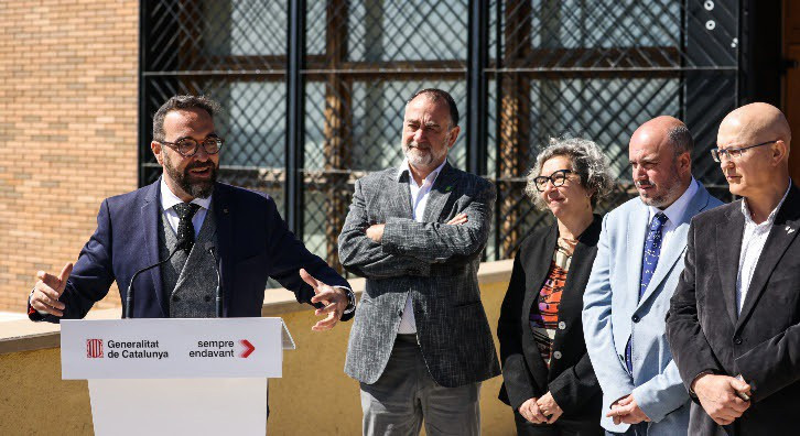 El conseller de Territorio, Juli Fernández, durante la inauguración de la nueva temporada del Parc Astronòmic del Montsec (Lleida) y las mejoras en el equipamiento