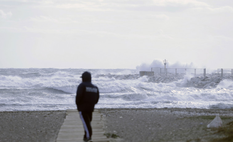 Girona y Tarragona, en riesgo por viento y olas