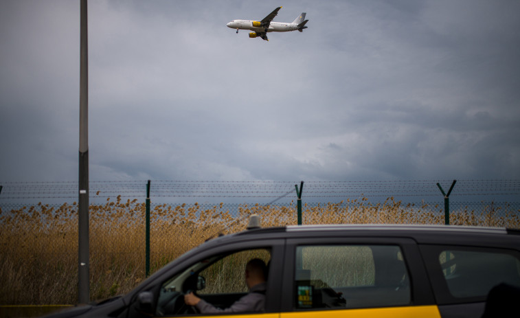 Los taxistas empiezan 4 días de protestas en el Aeropuerto de Barcelona contra los taxistas ilegales