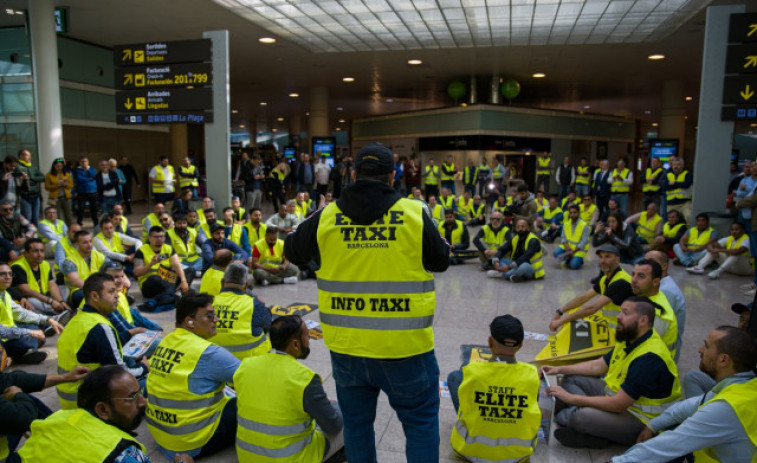 Élite Taxi desconvoca la marcha lenta del miércoles 19