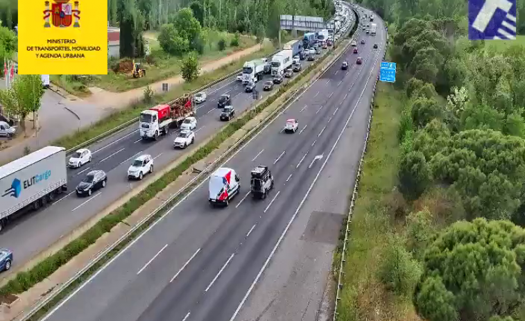 La operación salida deja colas kilométricas en la AP-7 este viernes por la tarde