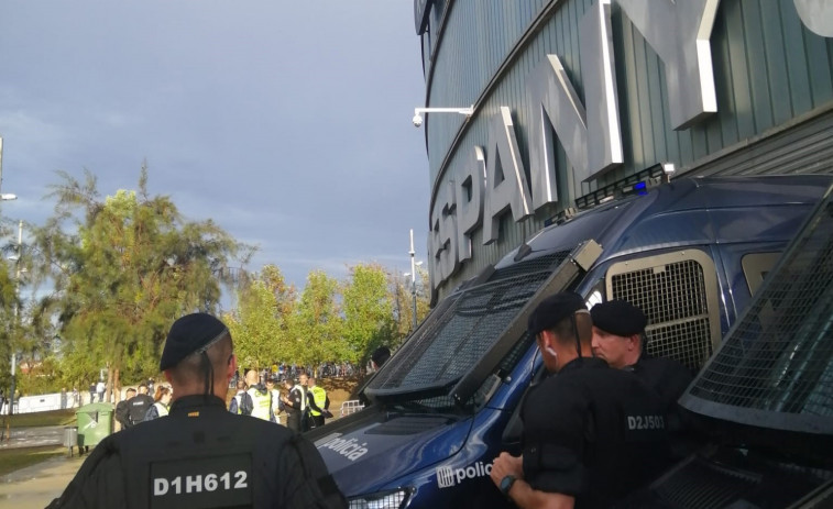 Renuncia el 9 del PP en Sant Joan Despí que saltó al RCDE Stadium y tiró una cámara