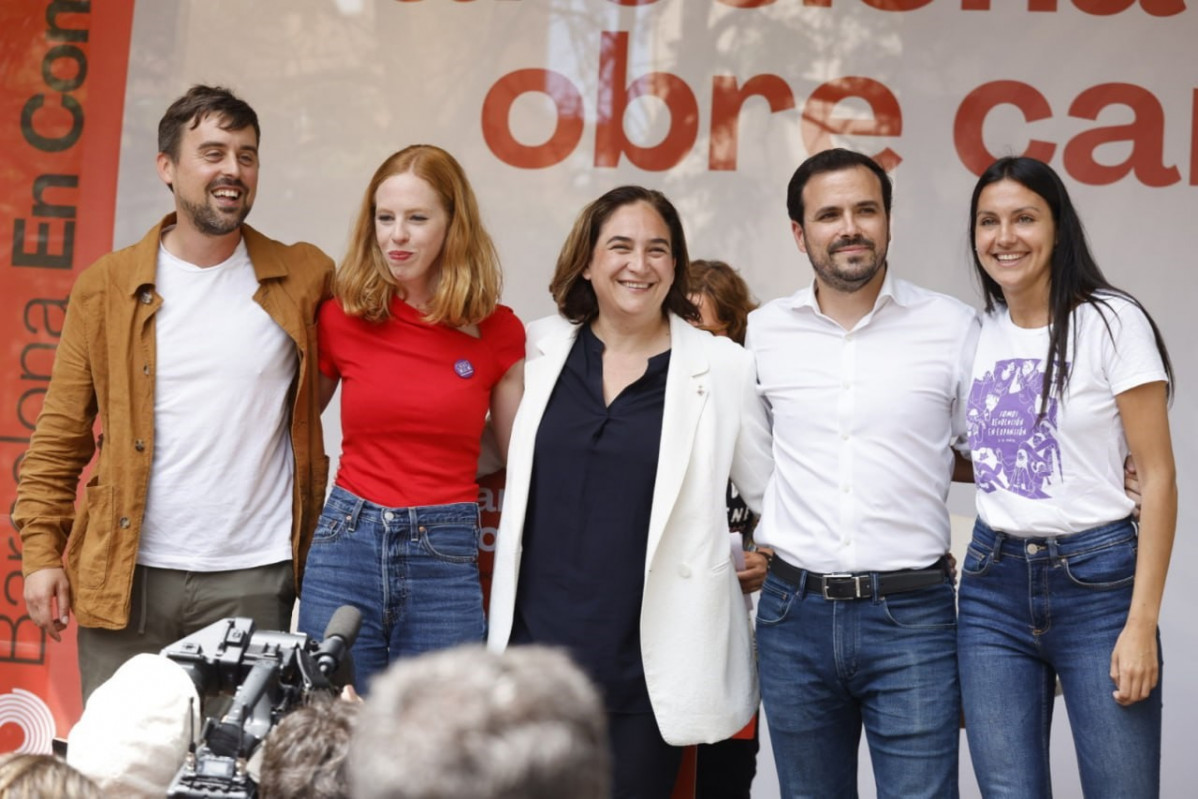 La secretaria de Organización de Podemos y secretaria de Estado para la Agenda 2030, Lilith Vestrynge; la alcaldesa de Barcelona y candidata a la reelección, Ada Colau, y el ministro de Consumo y co