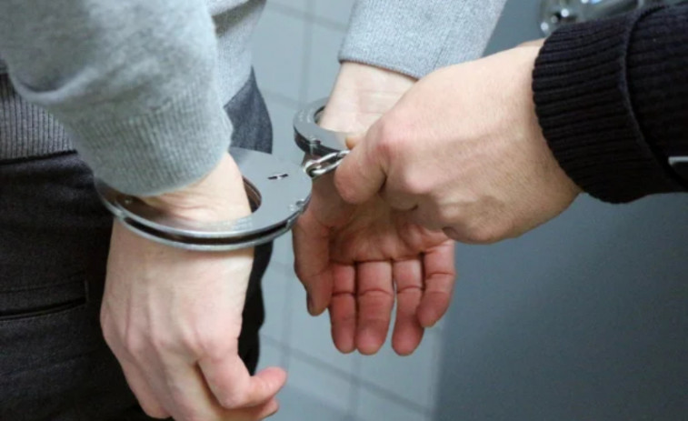 Detenido en Lleida por intentar atacar con un cuchillo y gritar 