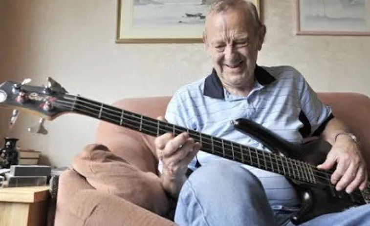 Fallece Chas Newby, el bajista que formó parte de The Beatles