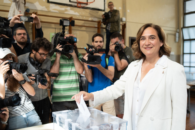 Colau reconoce su derrota y apunta a un tripartito con PSC y ERC