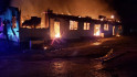Una menor de 15 años prende fuego a una residencia escolar y mata a 19 niñas después de que le confiscaran el smartphone