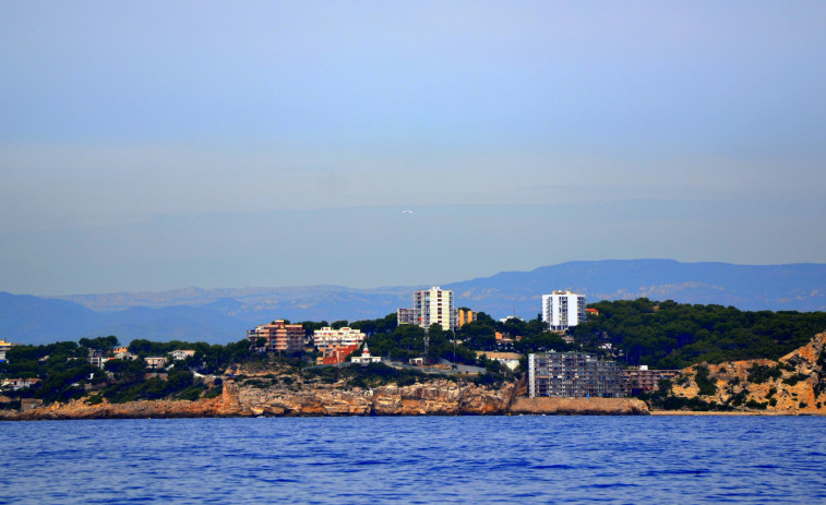 Dos hermanos británicos, de 11 y 13 añios, mueren ahogados en la playa Llarga de Salou