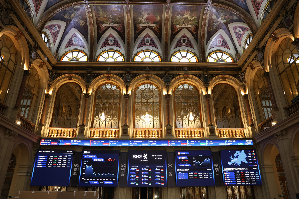 EuropaPress 5225569 paneles ibex 35 palacio bolsa palacio bolsa 26 mayo 2023 madrid espana ibex