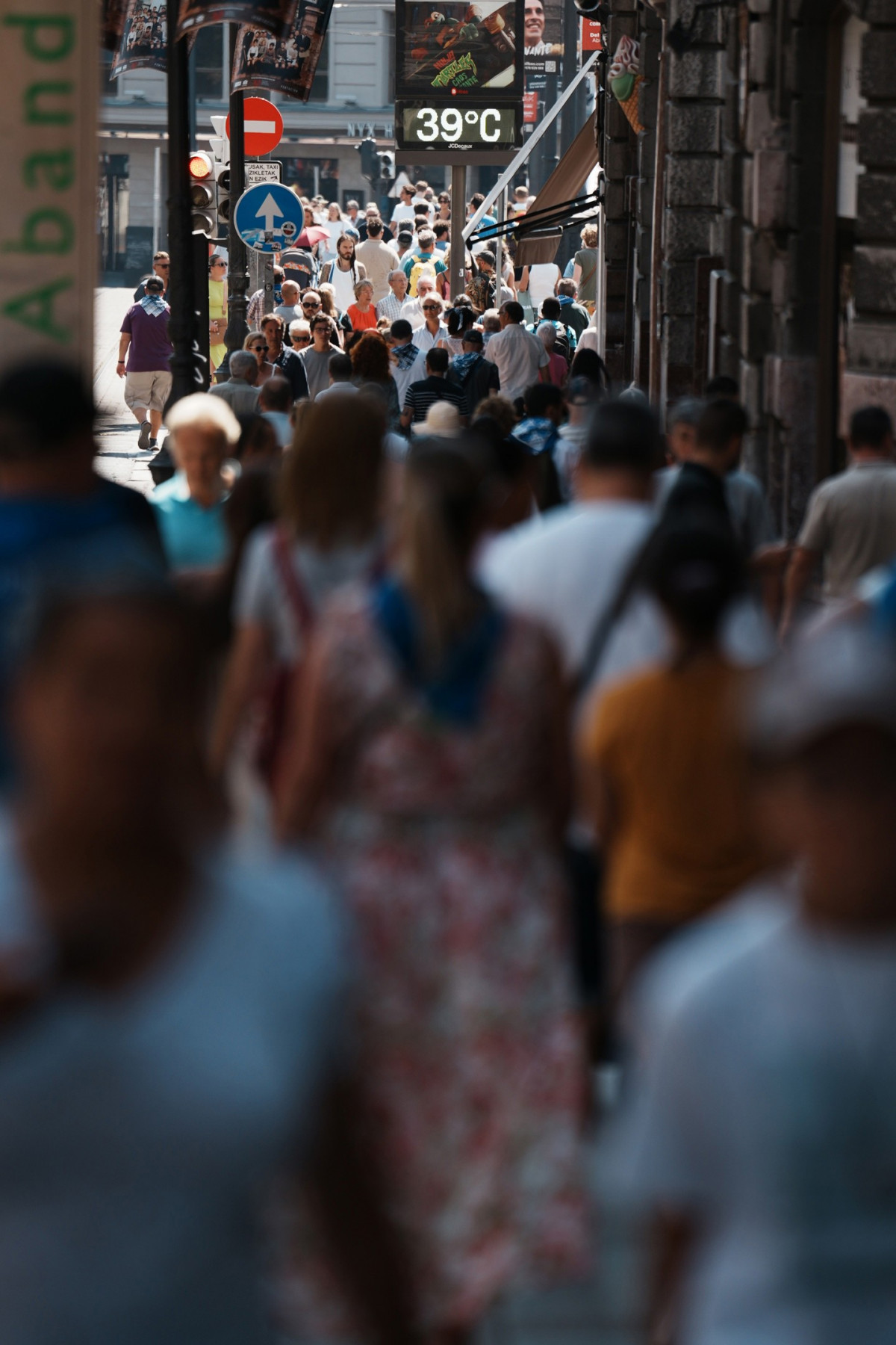 Un termómetro con una temperatura de 39ºC durante la cuarta ola de calor del verano, a 23 de agosto de 2023, en Bilbao, Vizcaya, País Vasco (España).
