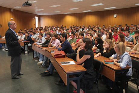 Las tasas universitarias en Cataluña también quedarán congeladas para el curso 2016-2017
