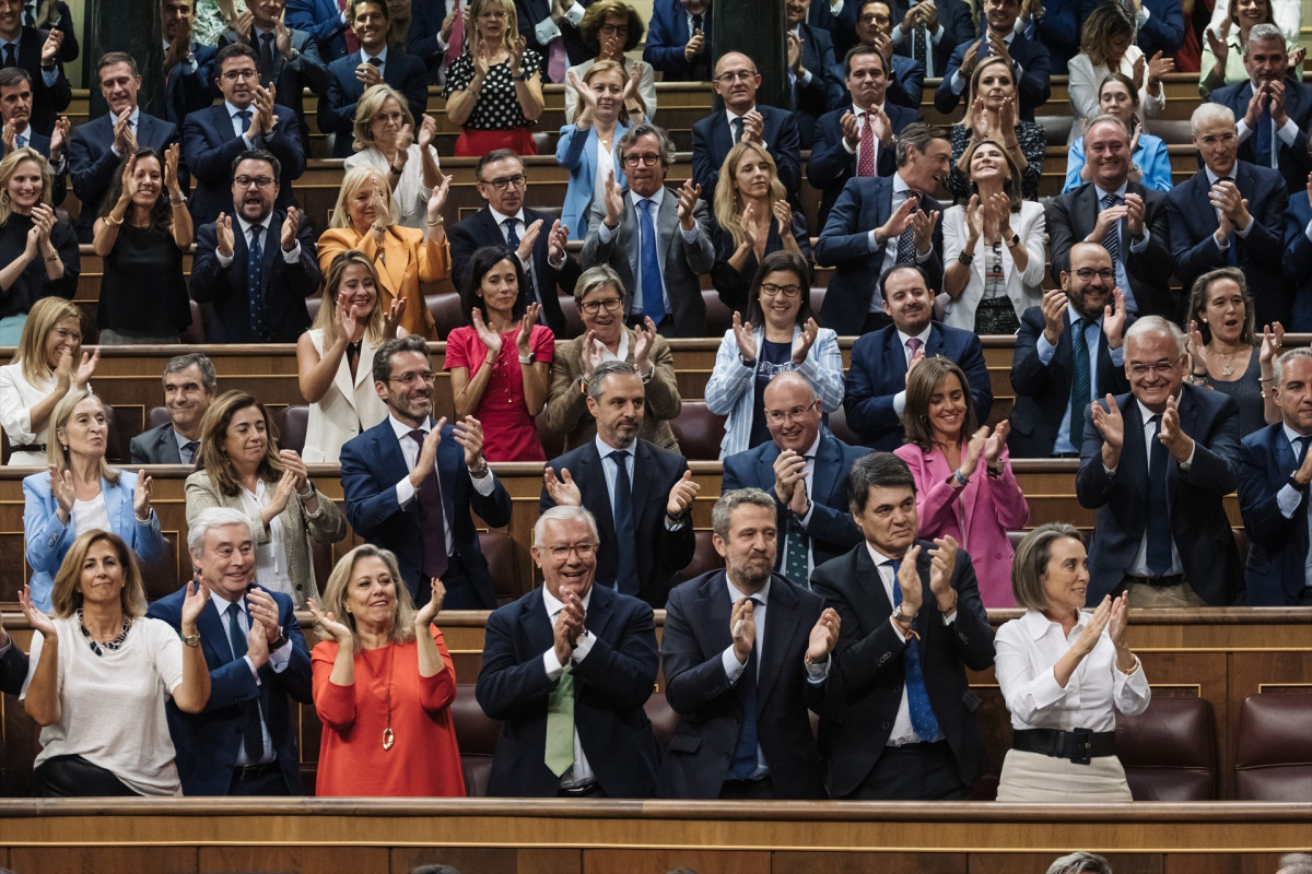 EuropaPress 5465821 aplausos primera sesion debate investidura lider pp congreso diputados 26