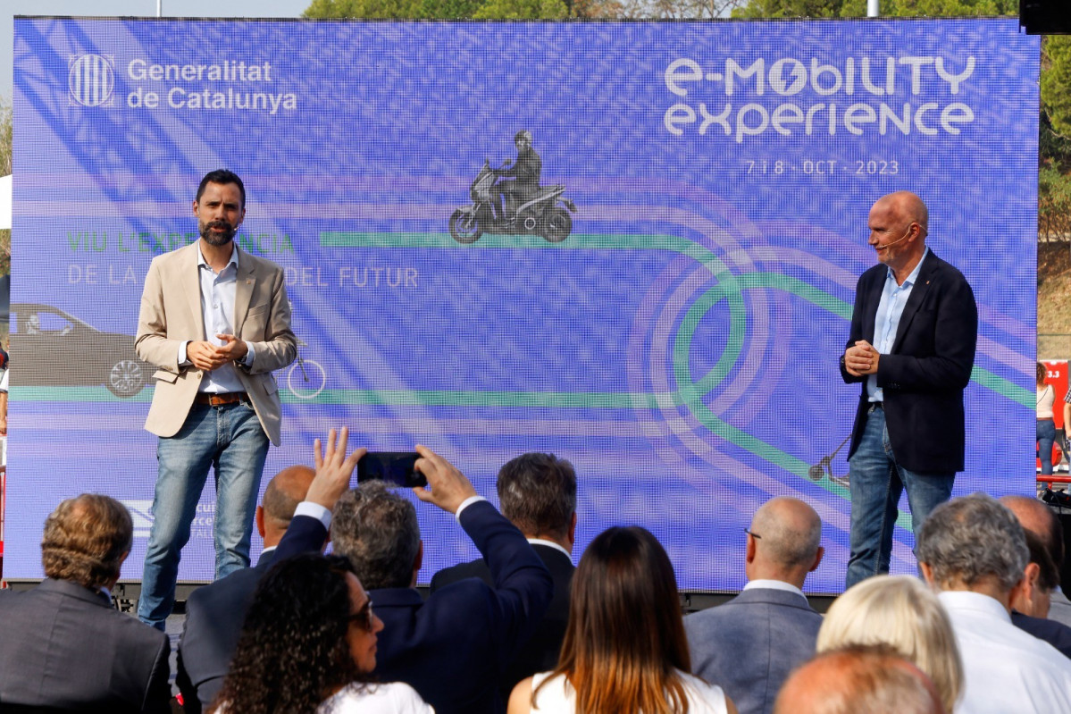 El conseller de Empresa y Trabajo, Roger Torrent, y el conseller de Acción Climática, Alimentación y Agenda Rural, David Mascort.