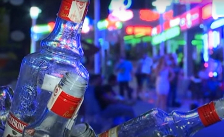 Asocian el alcohol y la velocidad de masticación con eructar demasiado