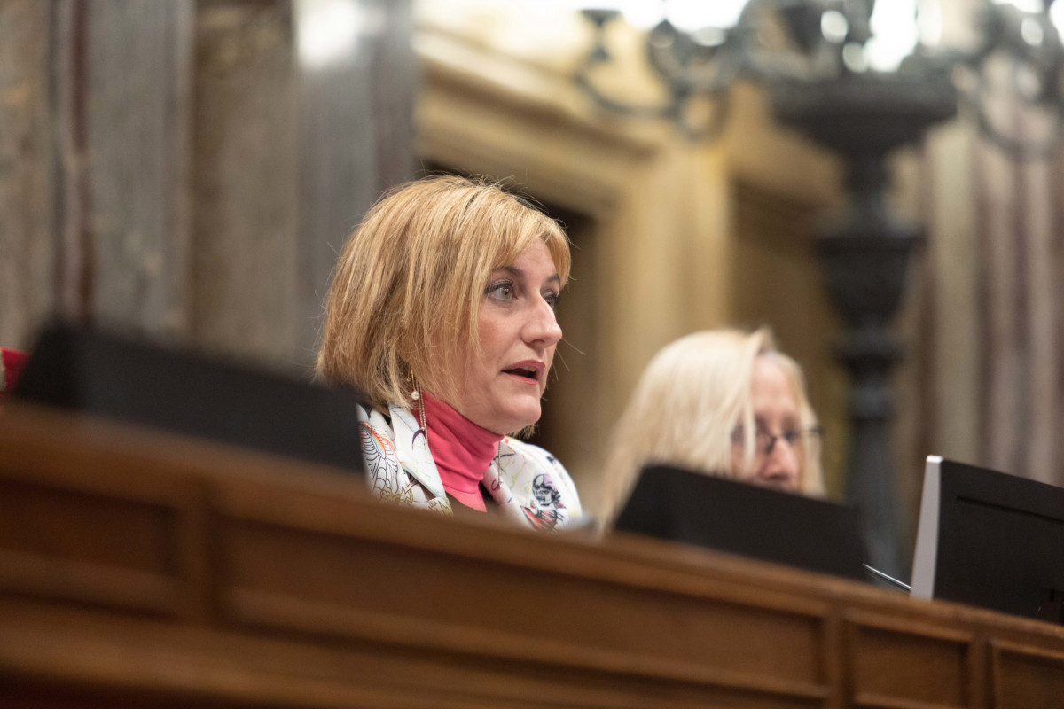 Archivo - La vicepresidenta primera del Parlament en funciones de presidenta, Alba Vergés, durante una sesión plenaria en el Parlament, a 24 de enero de 2023, en Barcelona, Catalunya (España).