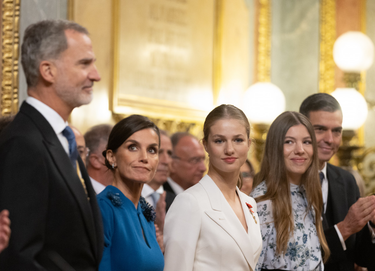 EuropaPress 5545436 i d reyes espana felipe vi letizia princesa leonor infanta sofia presidente