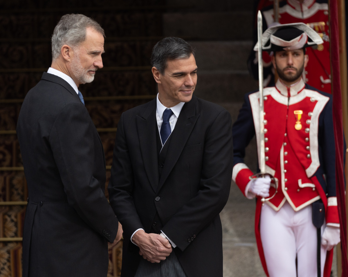 EuropaPress 5546015 rey felipe vi 1i presidente gobierno funciones pedro sanchez salida acto