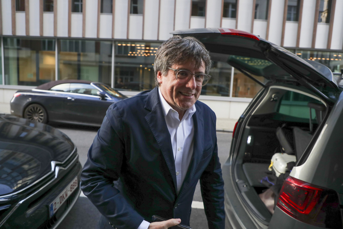 El expresidente de la Generalitat Carles Puigdemont a su salida del Parlamento Europeo.