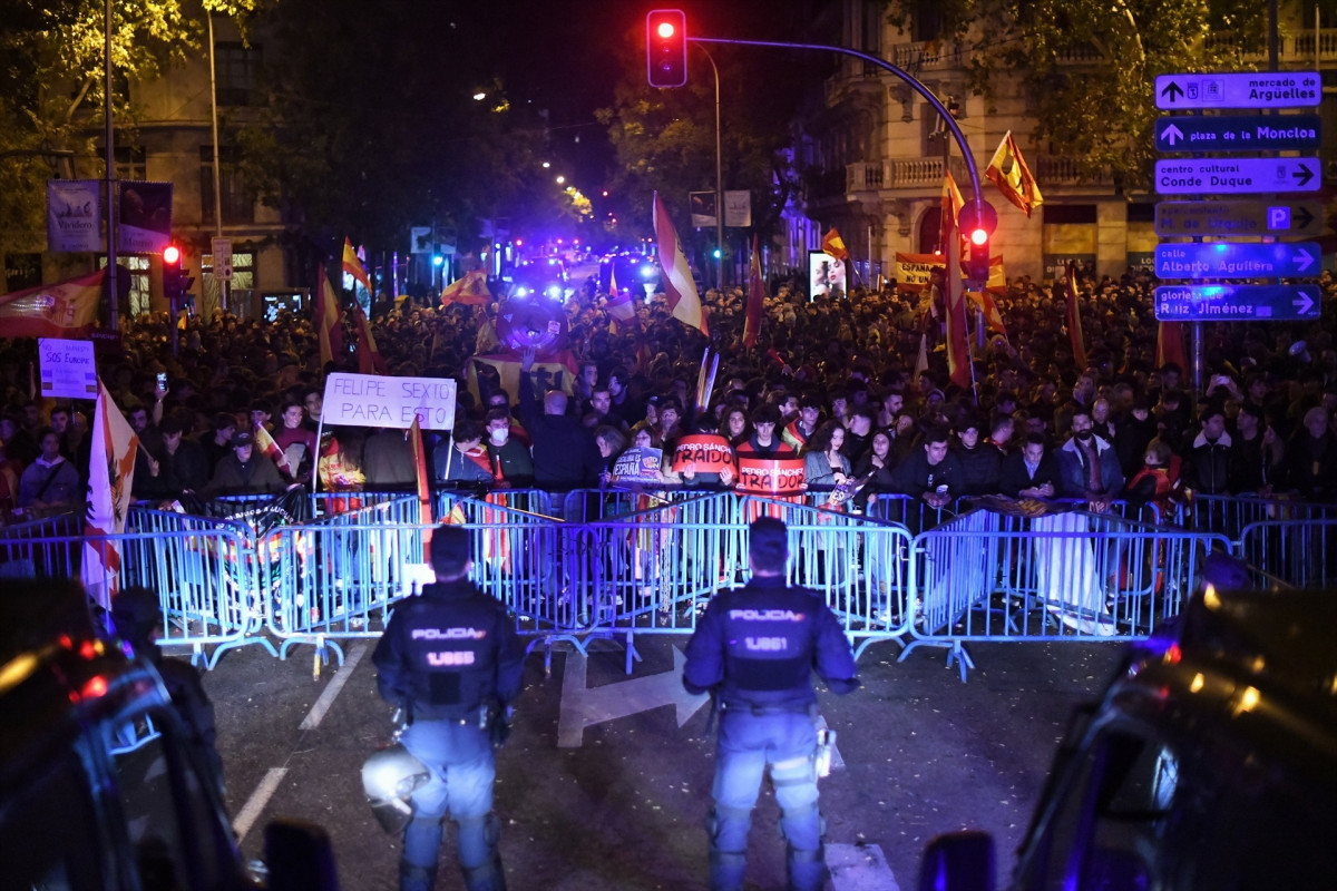 EuropaPress 5572021 miles persoas manifestacion pp contra amnistia frente sede psoe ferraz 12