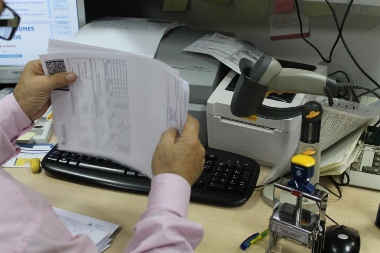 Los funcionarios tienen bajas más largas que los trabajadores de empresas privadas