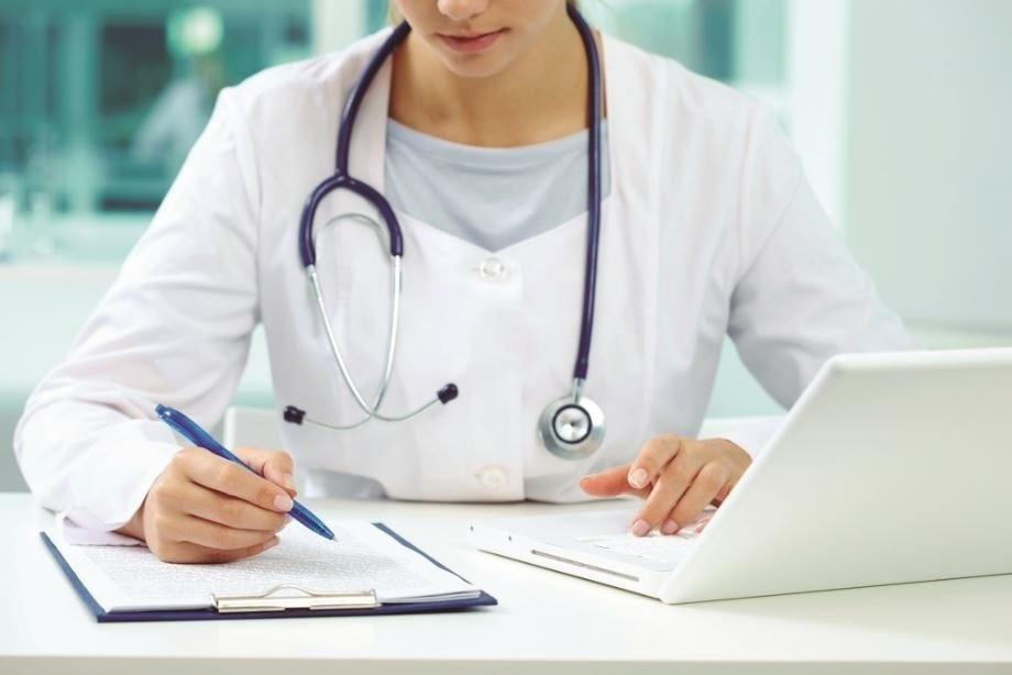 EuropaPress 2273465 medico consulta prescripcion