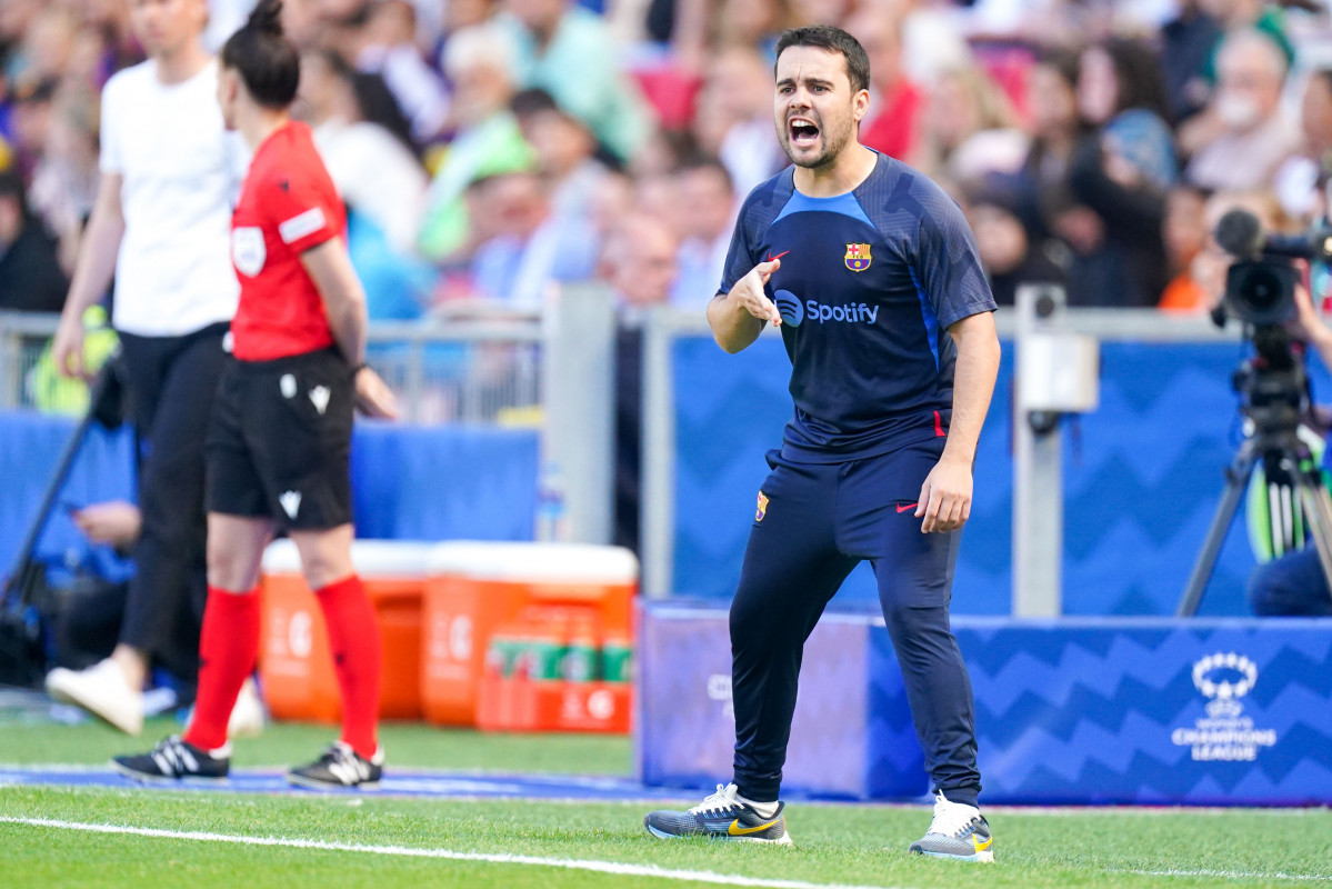 EuropaPress 5247381 coach jonatan giraldez of fc barcelona during the uefa womens champions