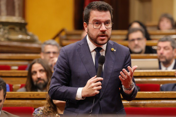 El presidente de la Generalitat, Pere Aragonès, en el pleno del Parlament