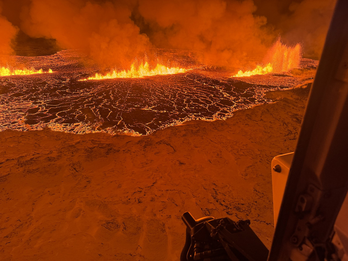EuropaPress 5647432 december 19 2023 grindavik western iceland iceland magma flows on hill near