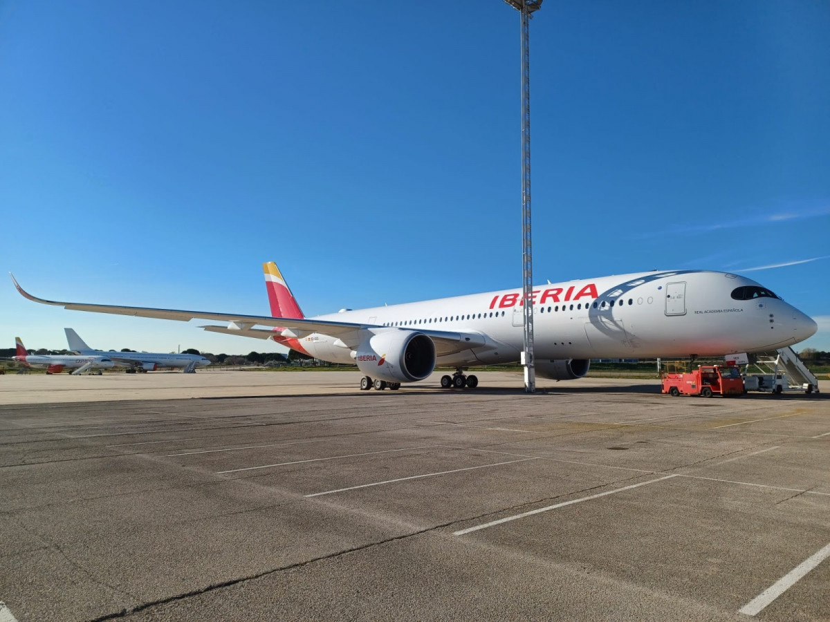 EuropaPress 5657011 real academia espanola nuevo airbus a350 iberia incorpora flota