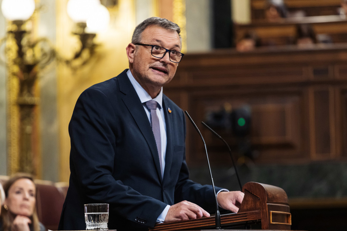 Archivo - El diputado de Junts Josep Maria Cervera interviene durante una sesión plenaria, en el Congreso de los Diputados, a 12 de diciembre de 2023, en Madrid (España).
