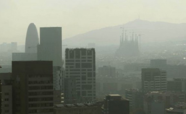 Todos los catalanes respiraron aire contaminado durante el 2015