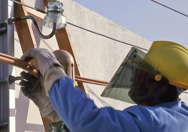 Endesa invierte 4.500 euros para mejorar la red de baja tensión en Montornès de Segarra