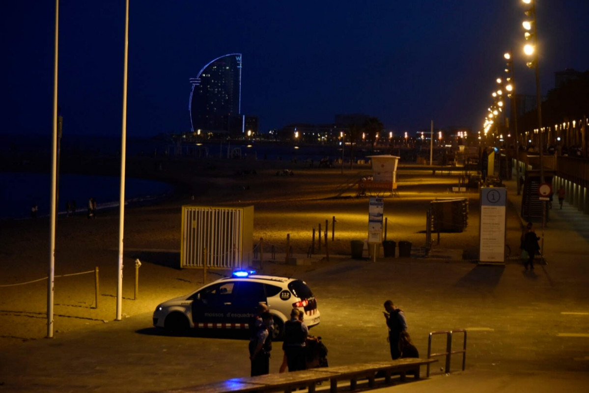 Europapress 3696109 mossos desquadra playa barcelona ultima noche toqueda queda barcelona 1 1600 1067